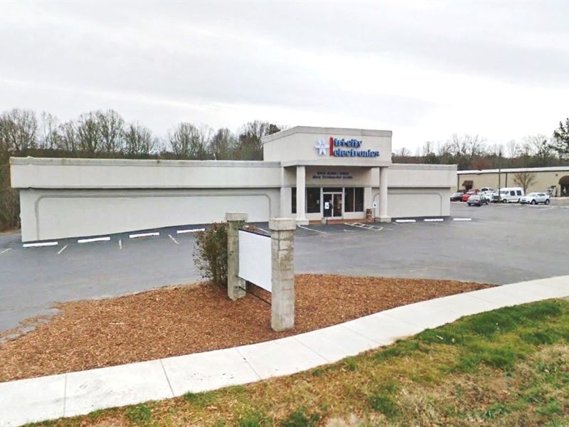 17,800 Sf Well-Located Retail / Cre : Conover : Catawba County : North Carolina