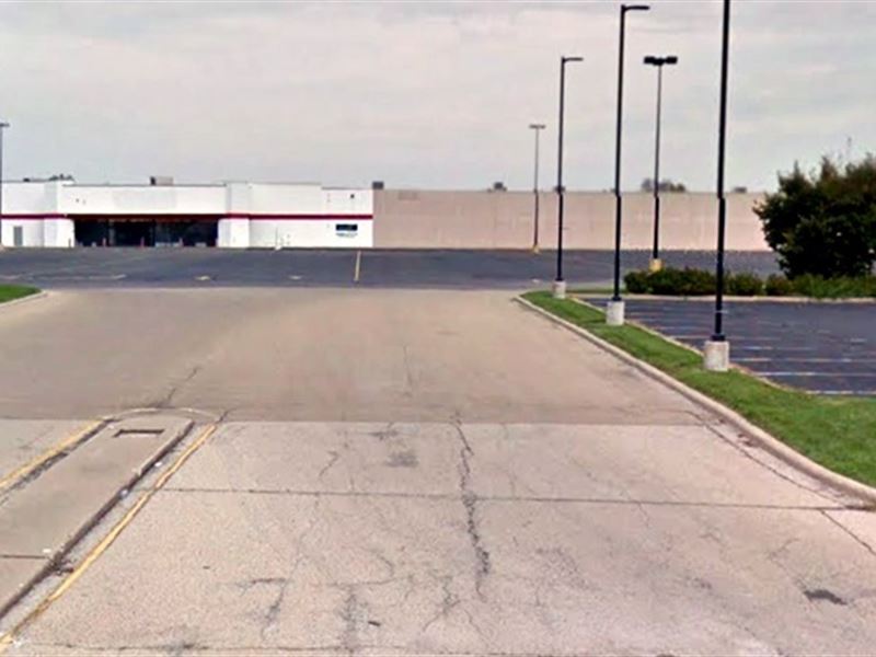 78,000 Sf Former Walmart Tractor : Washington : Tazewell County : Illinois