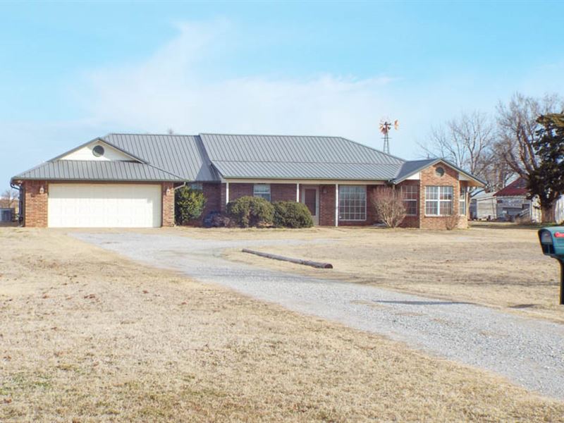 Ranch Style Home with 19 Acres : Enid : Garfield County : Oklahoma
