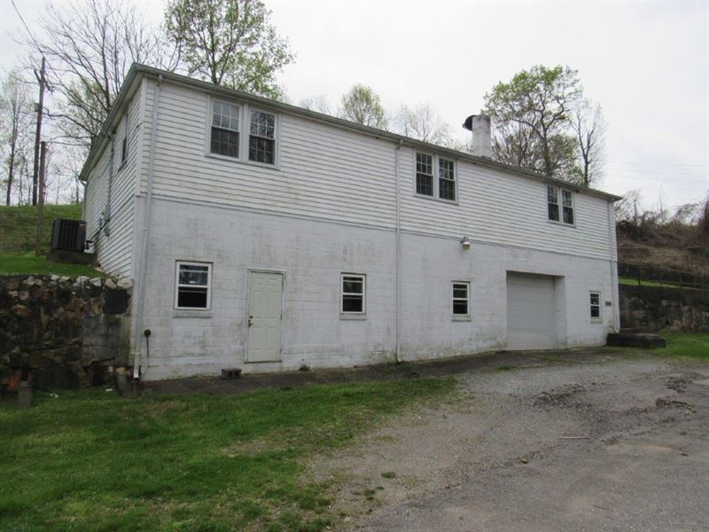 Commercial Building Auction Stuart : Stuart : Patrick County : Virginia