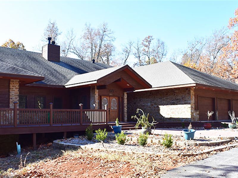 Sells to Highest Bidder at Aucti : Yellville : Marion County : Arkansas