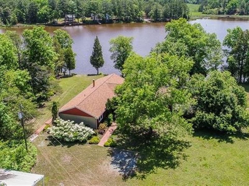 Waterfront Home On Acreage : Farnham : Richmond County : Virginia