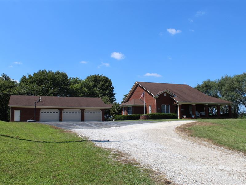 Beautiful Brick Home 20 Acres : Oakland : Warren County : Kentucky