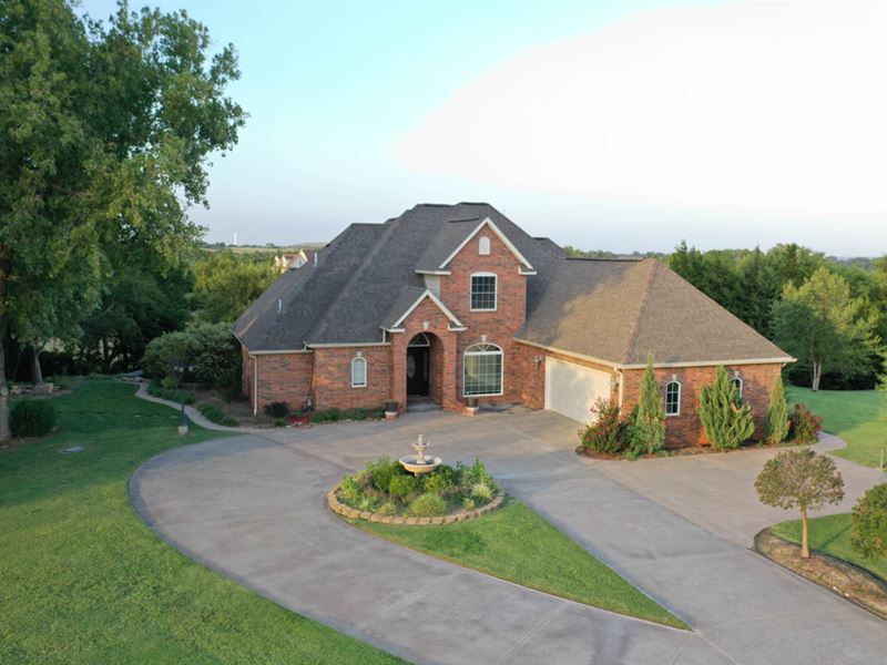 Custom Home & 7.8 Acres : Enid : Garfield County : Oklahoma