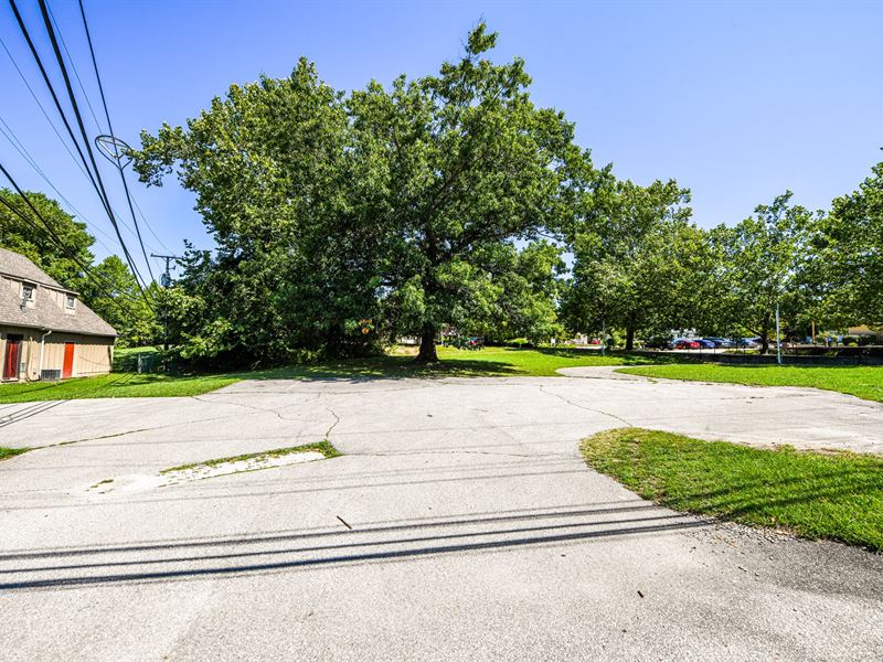 Vacant Lot, Nashville, Indiana : Nashville : Brown County : Indiana