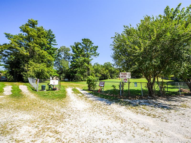 Vacant Lot, Nashville, Indiana : Nashville : Brown County : Indiana