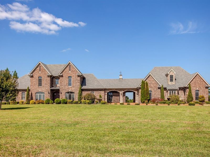 Luxurious Custom-Built Home Located : Hohenwald : Lewis County : Tennessee