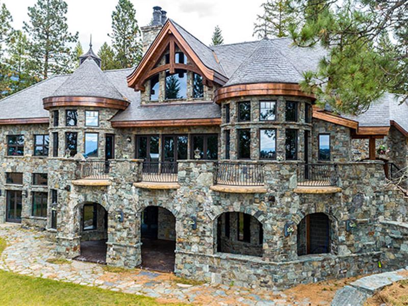 This Spectacular Multi-Level Hom : Kalispell : Flathead County : Montana