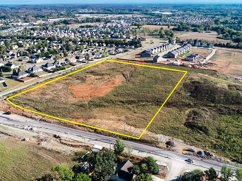 Signalized Corner Development Site : Spring Hill : Maury County : Tennessee