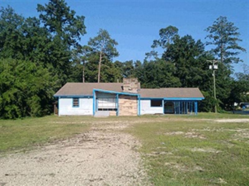 Land with Dwelling : Covington : Saint Tammany Parish : Louisiana