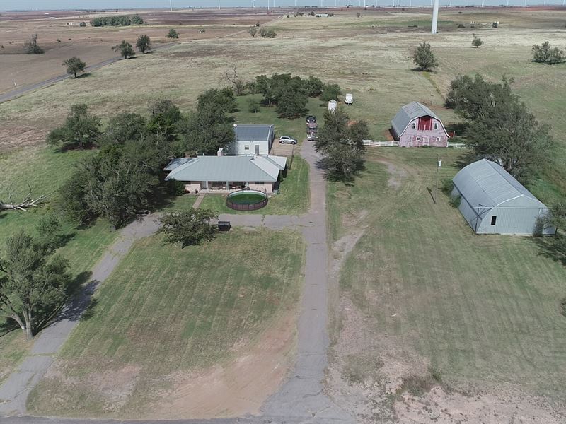 Farm and Home On Land : Weatherford : Dewey County : Oklahoma