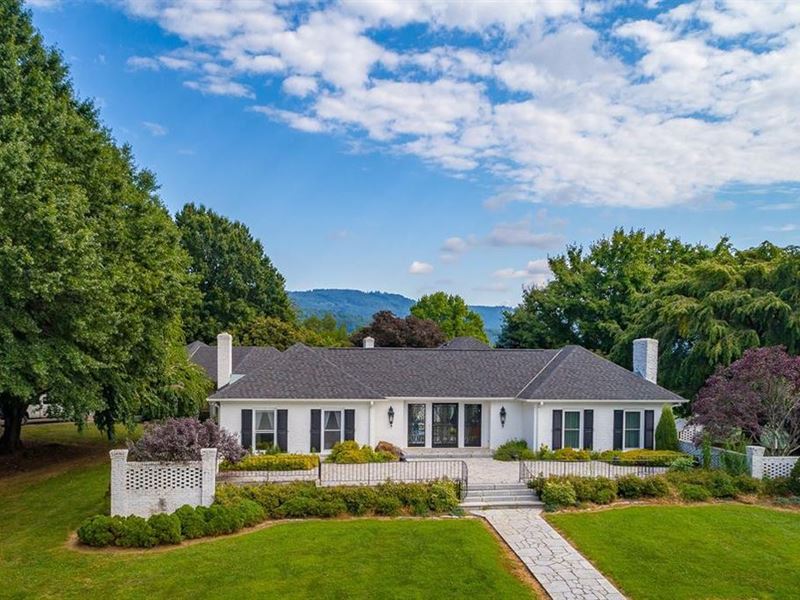 World Class 153 Acre Horse Farm : Cana : Carroll County : Virginia