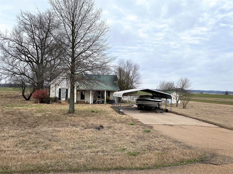 Single Family Home : Covington : Tipton County : Tennessee