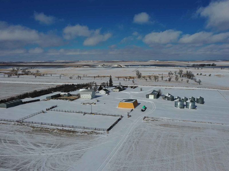 Productive Farm and Ranch Land : Bowman : Bowman County : North Dakota