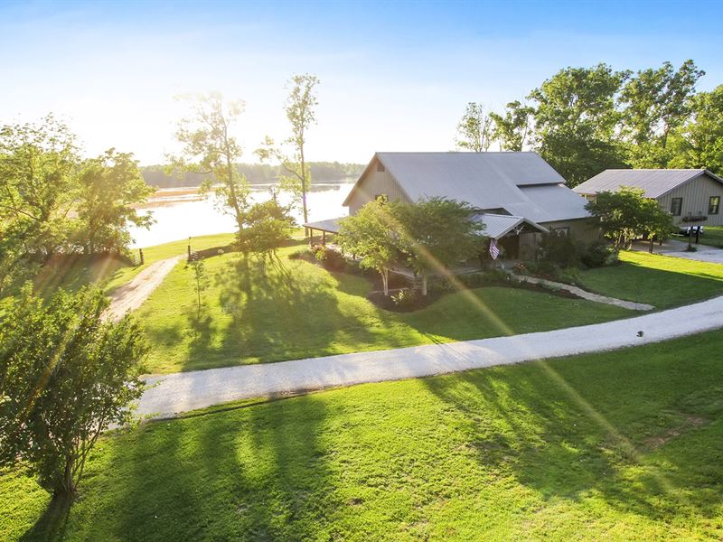 Home & Acreage for Sale at Auction : Colfax : Grant Parish : Louisiana