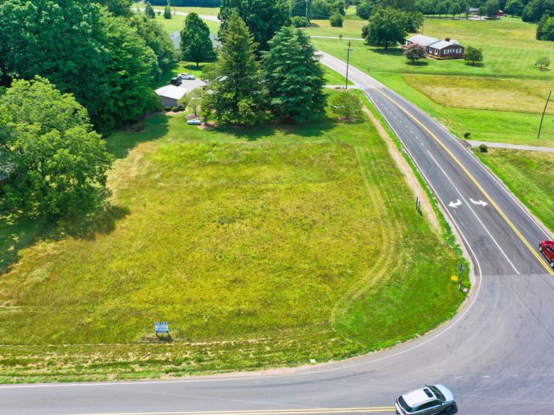 Large Commercial Lot in Troutman NC : Troutman : Iredell County : North Carolina