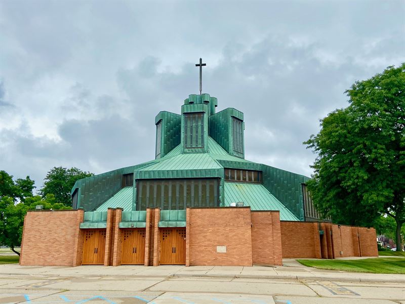 Former Religious Facility & Tract : Harper Woods : Wayne County : Michigan