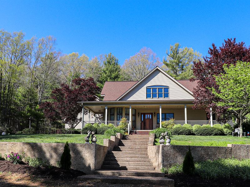 Recreational Retreat on 60+/- Acres : Floyd : Floyd County : Virginia