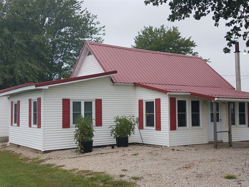 3 Bedroom, 1 Bath Country Home : Robinson : Crawford County : Illinois