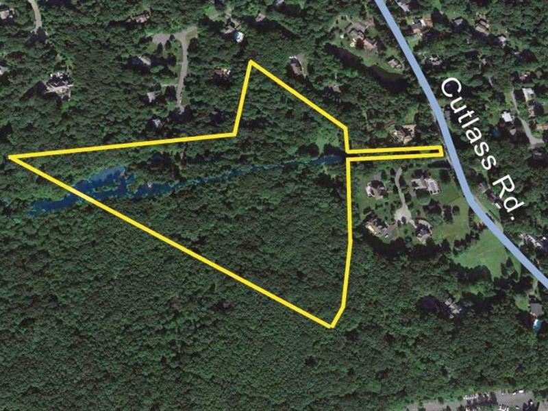 21.69 Secluded Acres with Pond : Kinnelon : Morris County : New Jersey