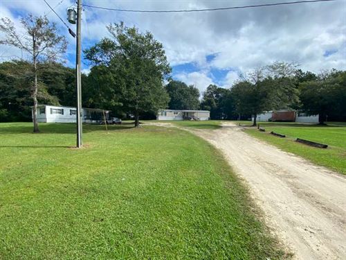 Mobile Home Park in Moultrie, GA : Moultrie : Colquitt County : Georgia