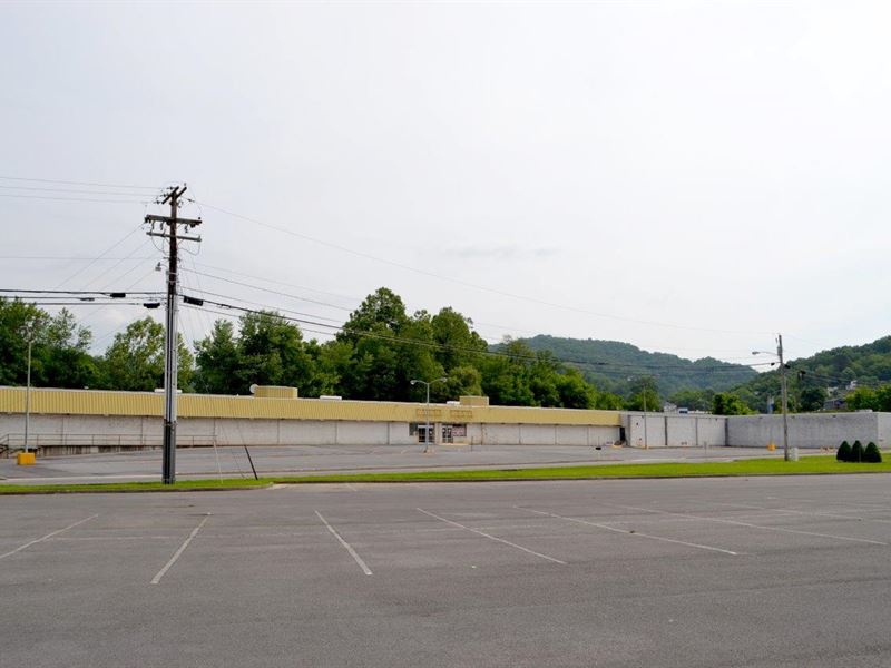 Sale 1, Prime Retail Property : Richlands : Tazewell County : Virginia