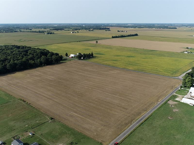 Farm Auction in Indiana : Ligonier : Noble County : Indiana