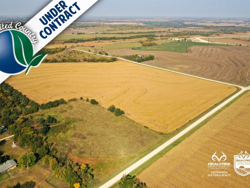 Tract 4, North Farmland, Kansas : Chapman : Dickinson County : Kansas