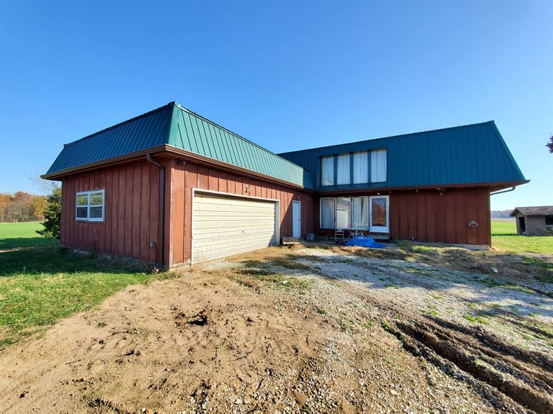 4 Bedroom, 2 Bath Country Home : Dundas : Richland County : Illinois