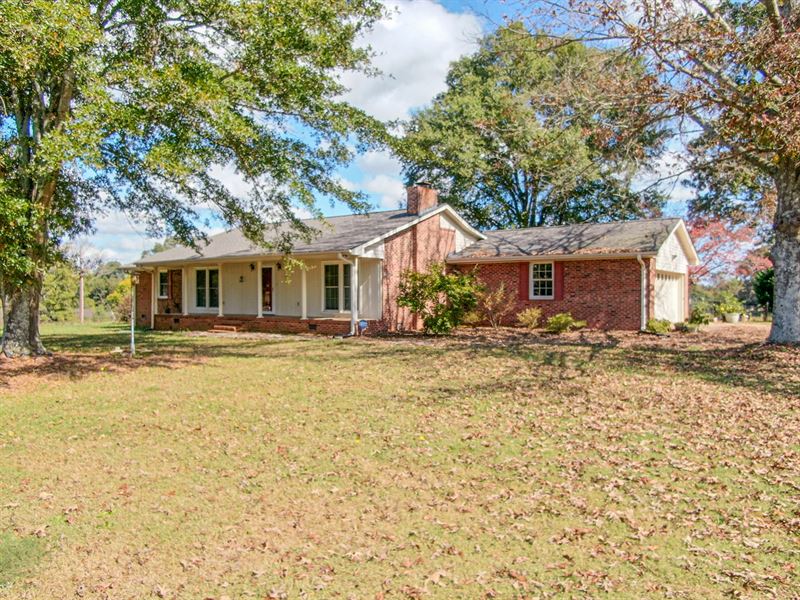 Brick Ranch for Auction Anderson SC : Anderson : Anderson County : South Carolina