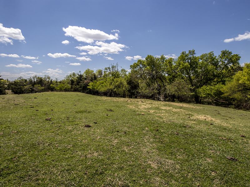 318 Acres Offered in 19 Tracts : Mustang : Canadian County : Oklahoma