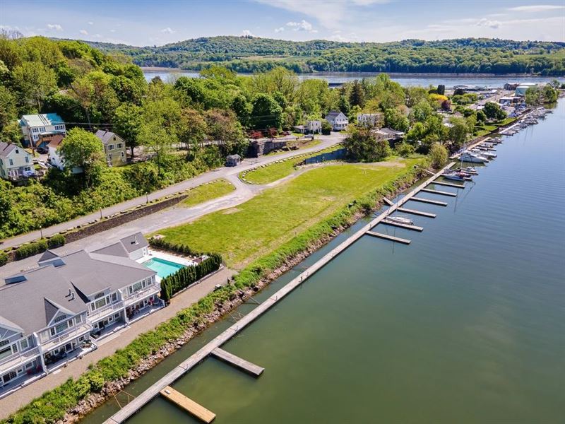 Waterfront Development Site : Catskill : Greene County : New York