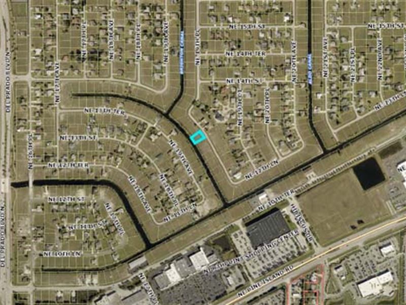 Absolute Auction, Lot on Canal : Cape Coral : Lee County : Florida