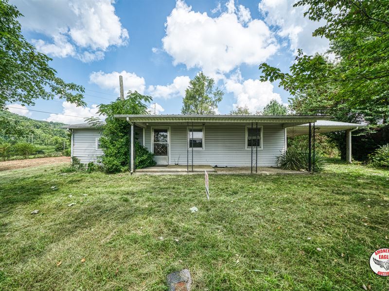 Home & 2+/- Ac Commercial Potential : Albany : Clinton County : Kentucky