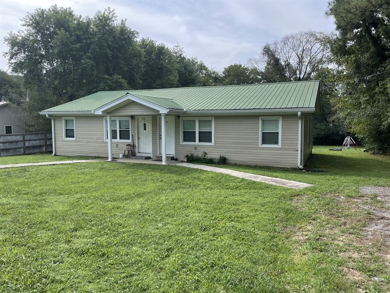 Duplex & 1+/- Acres : Gainesboro : Jackson County : Tennessee