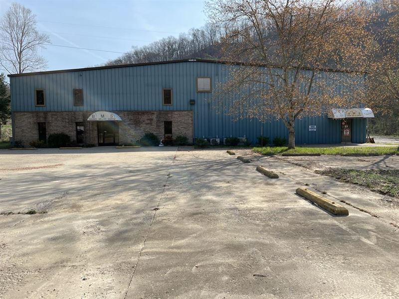 2.63 Ac in Tomahawk, KY : Tomahawk : Martin County : Kentucky