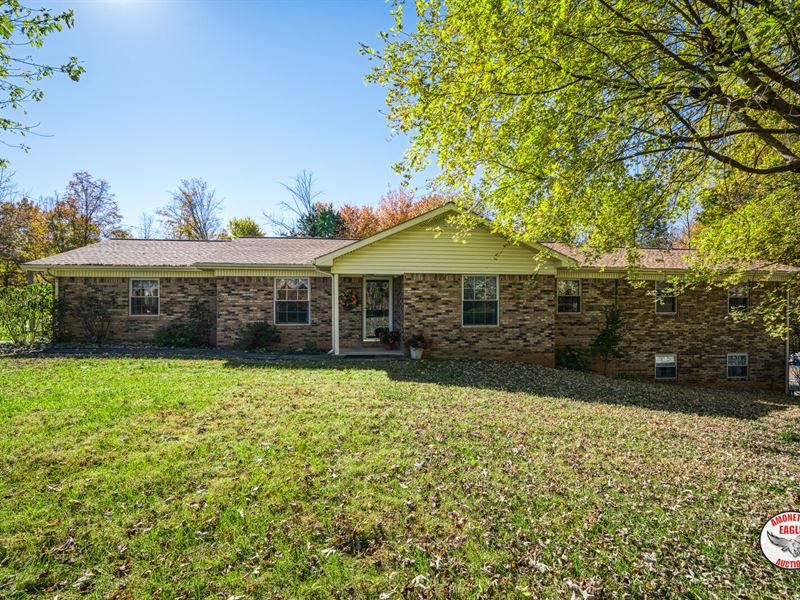 Brick Home & Extra Lot : Byrdstown : Pickett County : Tennessee