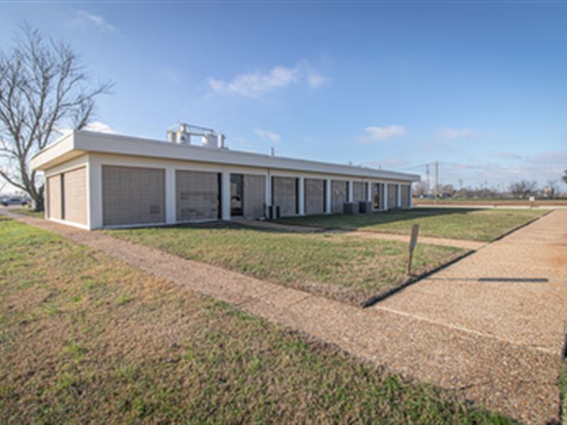 Commercial Property in Monroe, LA : Monroe : Rapides Parish : Louisiana