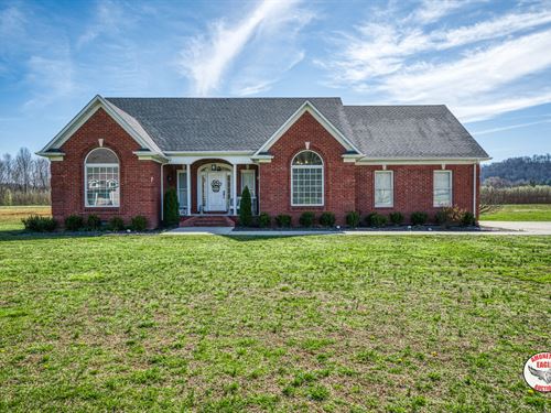 Nice Brick Home, Shop, & 6 Lots : Celina : Clay County : Tennessee