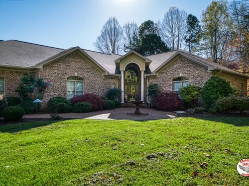 Luxury Home & 3.82+/- Ac : Cookeville : Putnam County : Tennessee
