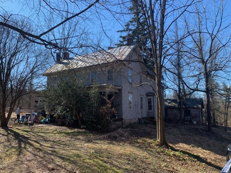 Farm, Farmhouse & Barn : Lewisberry : York County : Pennsylvania