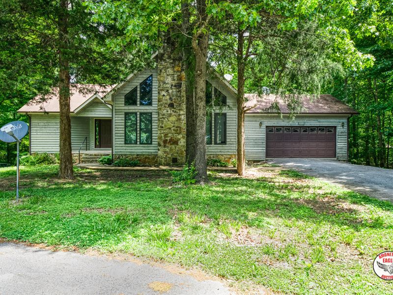 Nice Home & 5+/- Acres : Cookeville : Putnam County : Tennessee