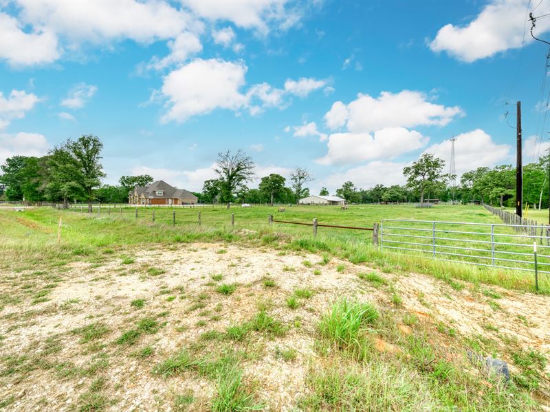 Beautiful 1.4 Acre in Brazos County : Bryan : Brazos County : Texas