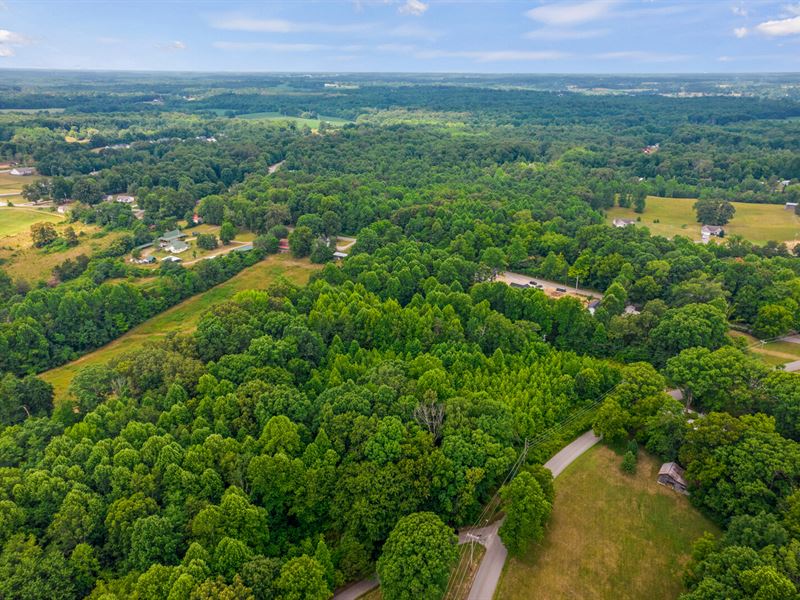 Home & 7.95+/- Acres : Cookeville : Putnam County : Tennessee