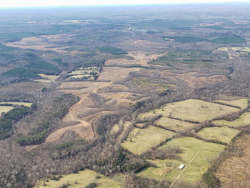 Premier Location, Large Acreage, VA : Charlottesville : Albemarle County : Virginia