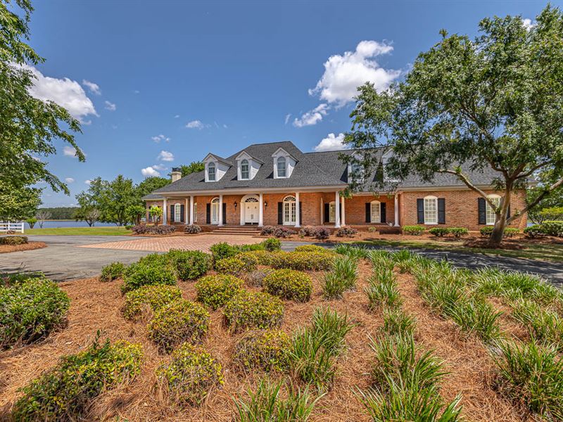 Luxury Gated Estate on 305 Acres : Ocilla : Irwin County : Georgia