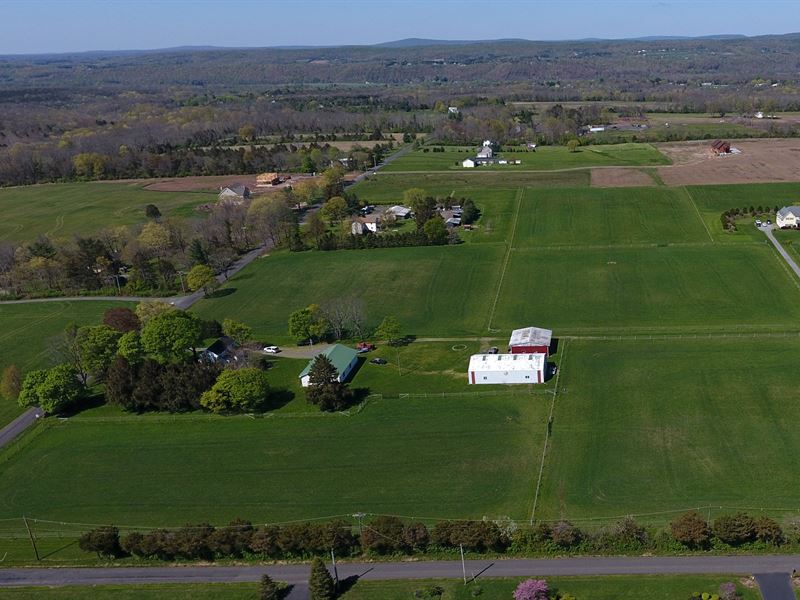 Farmette with Country Cottage : Frenchtown : Hunterdon County : New Jersey
