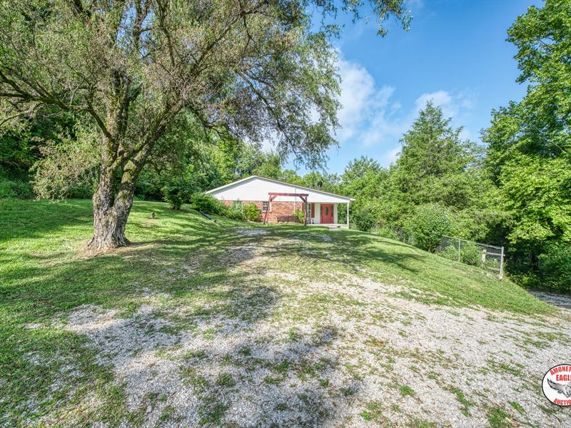 Brick Home & 39.11+/- Acres : Hilham : Overton County : Tennessee