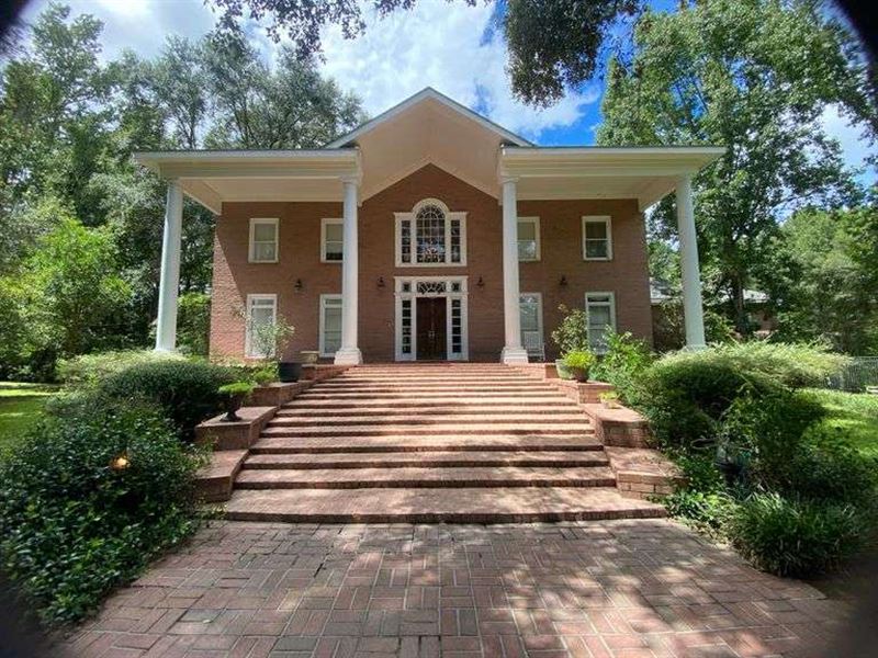 Magnificent Large Home on 41 Acres : Jesup : Wayne County : Georgia