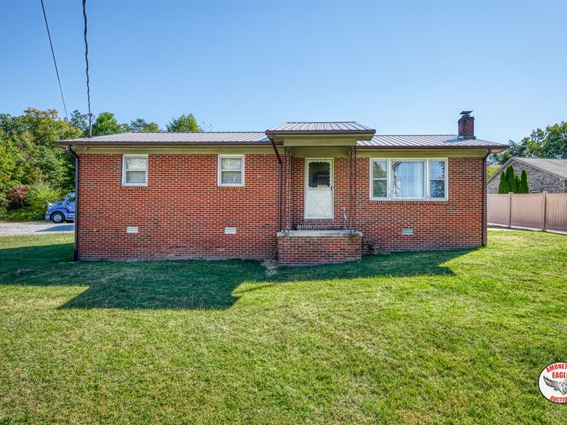 Brick Home with Shop & Lot : Spencer : Van Buren County : Tennessee